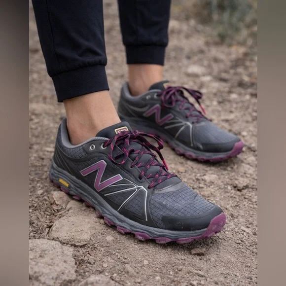 New Balance WT1010v2 Trail Running Shoes Women’s 7.5 Gray Pink Vibram - Picture 1 of 14